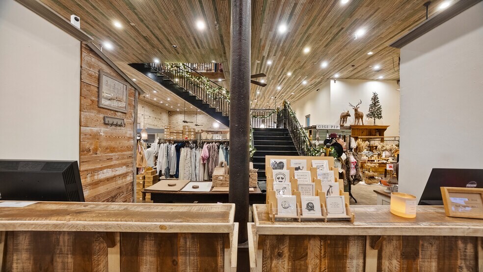 More Photos Of 101 N Elm, Hico General Retail For Sale