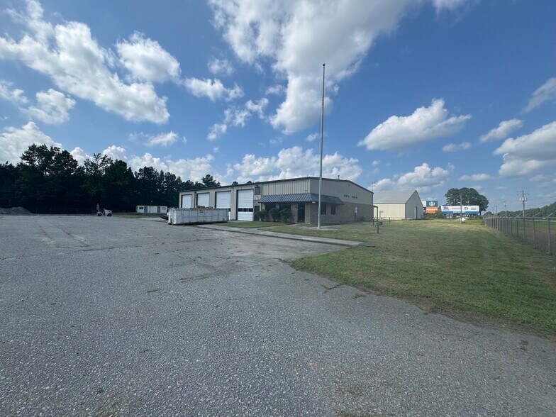 More Photos Of 21330 Blue Star Hwy, Jarratt Distribution For Lease