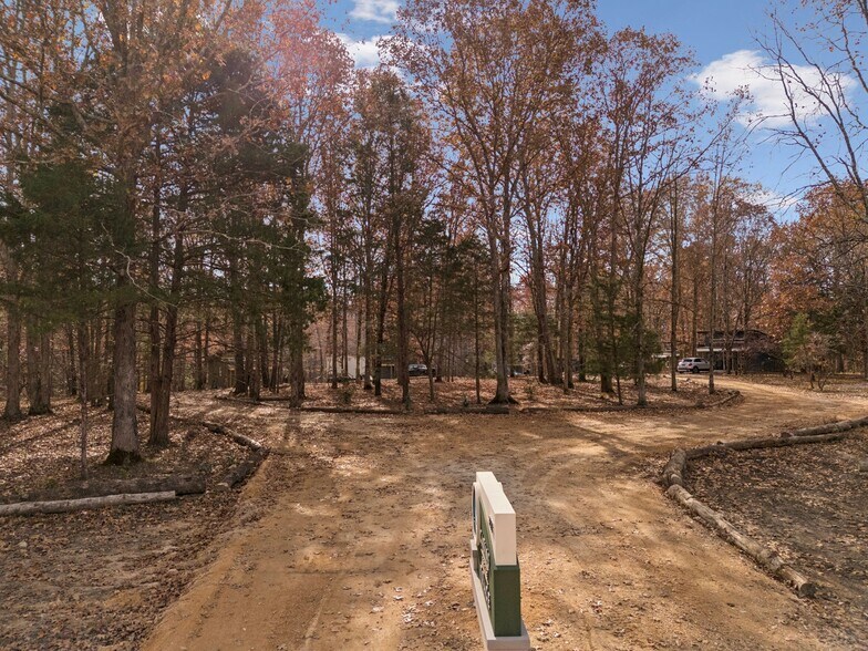 More Photos Of 3158 Summertown Hwy, Summertown Hotel For Sale