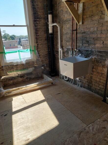 More Photos Of 207-211 E Main St, Watertown Office For Lease