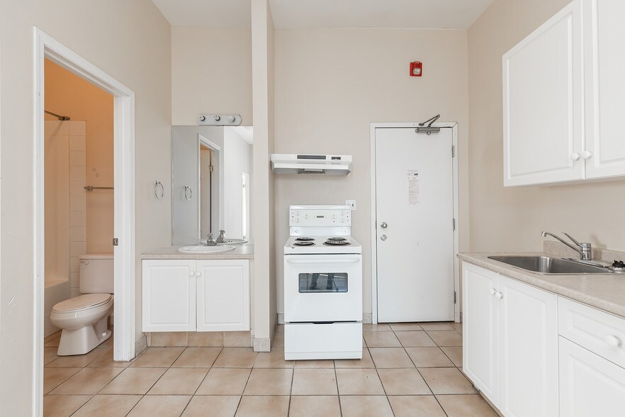 More Photos Of 122 5 St S, Lethbridge Apartments For Sale