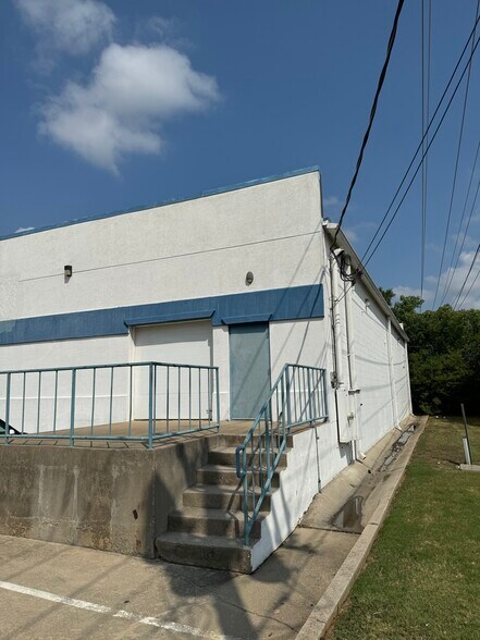 More Photos Of 2223 Colorado Blvd, Denton Storefront For Lease