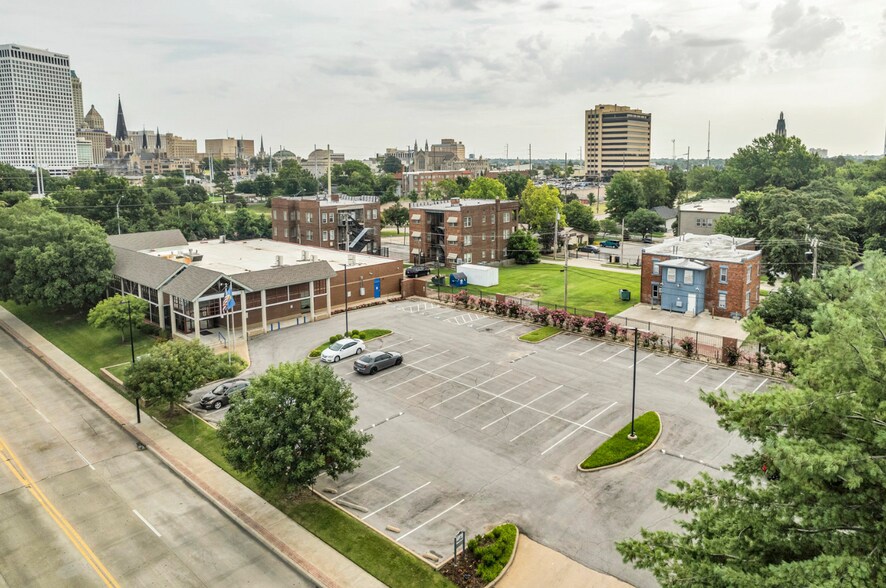 More Photos Of 1305 S Denver Ave, Tulsa Office For Sale