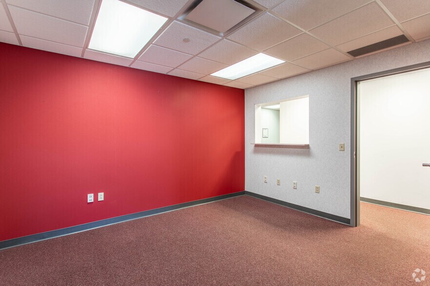 More Photos Of 4015-4059 W Dublin-Granville Rd, Dublin Office For Lease