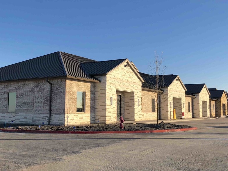 More Photos Of 1400 N Coit Rd, McKinney Unknown For Lease