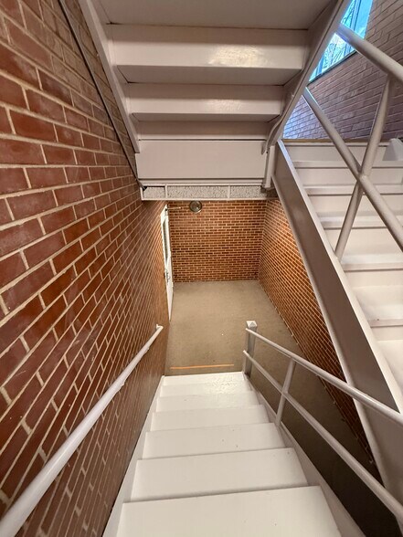 More Photos Of 76 Summer St, Fitchburg Office For Sale