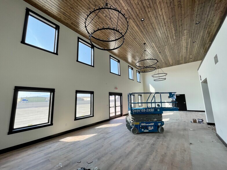 More Photos Of 2101 Roger Sedam Dr, Cody Airplane Hangar For Lease