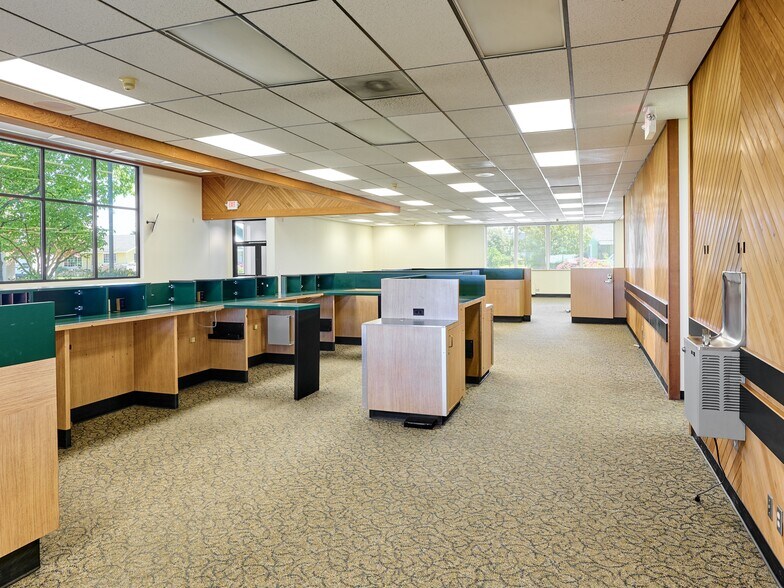 More Photos Of 200 Center Ave, Molalla Bank For Sale