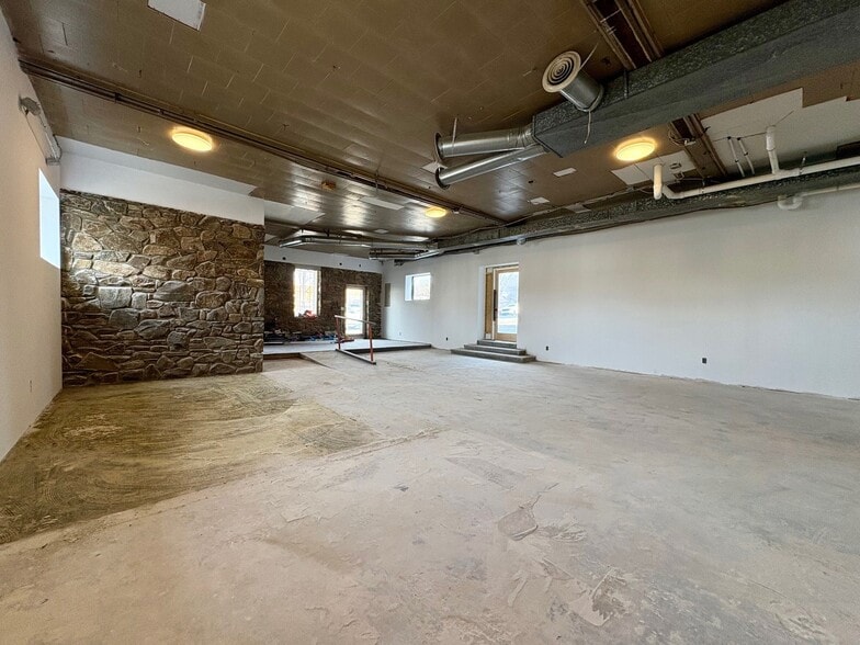 More Photos Of 255-257 Short Coxe Ave, Asheville Storefront Retail Office For Lease
