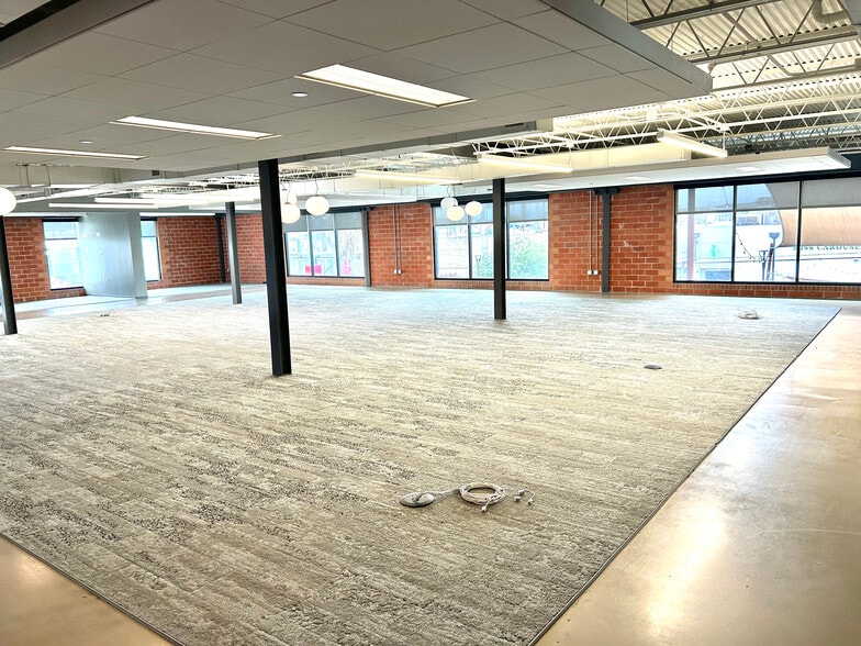 More Photos Of 2118 Lamar St, Houston Storefront Retail Office For Lease