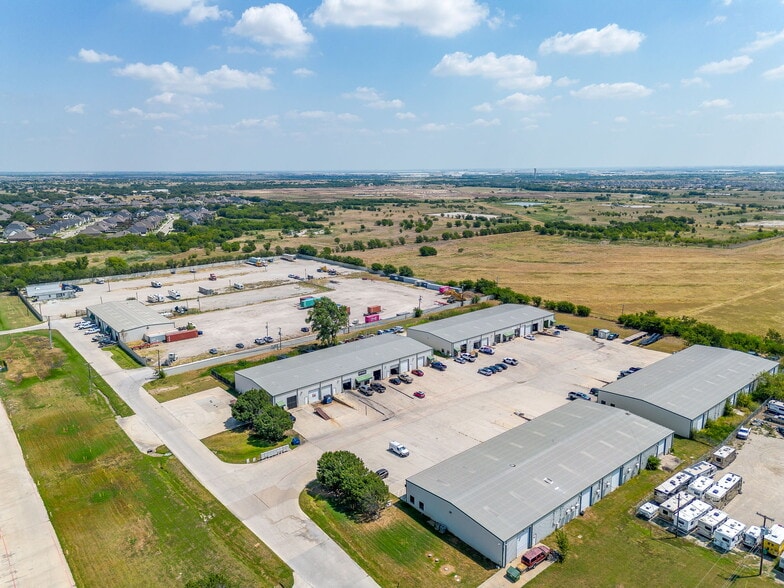 More Photos Of 1150 Blue Mound Rd W, Haslet Warehouse For Lease