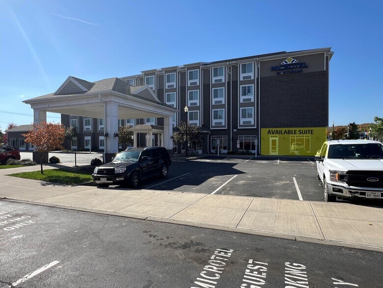 Primary Photo Of 124 Elm St, Penn Yan Hotel For Lease