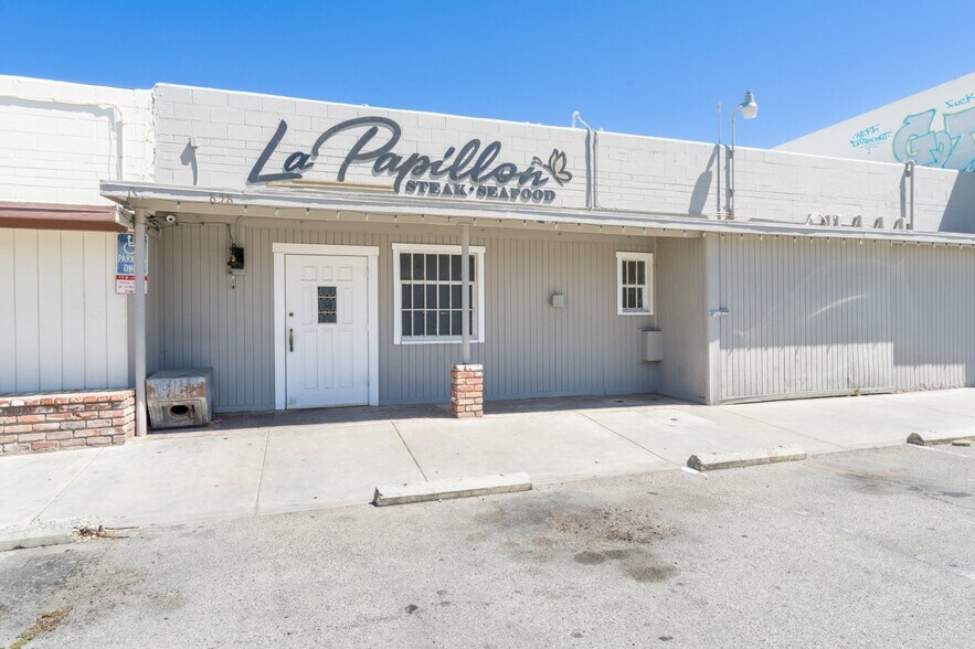 More Photos Of 858 W Lancaster Blvd, Lancaster Restaurant For Sale