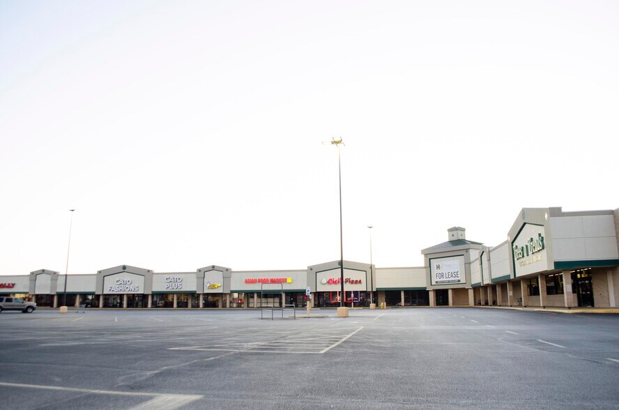 More Photos Of 2010 S Caraway Rd, Jonesboro Unknown For Lease