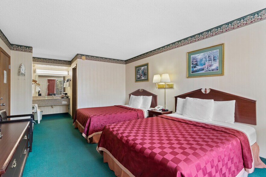 More Photos Of 110 Huntsville Rd, Eureka Springs Hotel For Sale