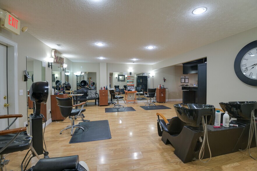 More Photos Of 2533 Highway 41A S, Shelbyville Showroom For Sale