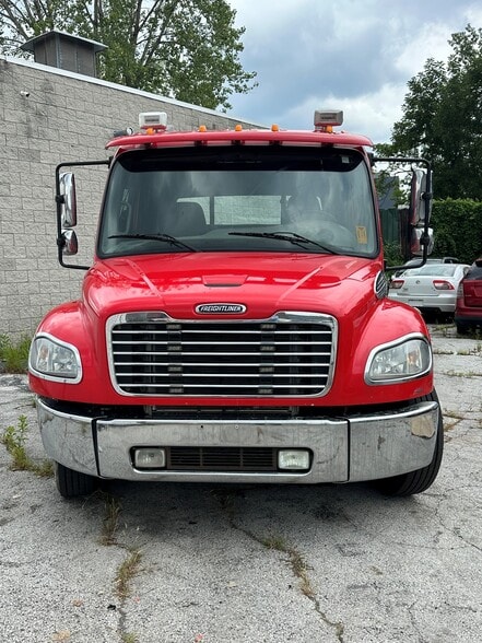 More Photos Of 325 1st St, Toledo Office For Sale