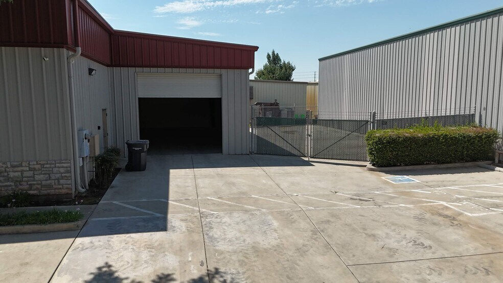 More Photos Of 1465 Atlanta Ct, Turlock Warehouse For Lease