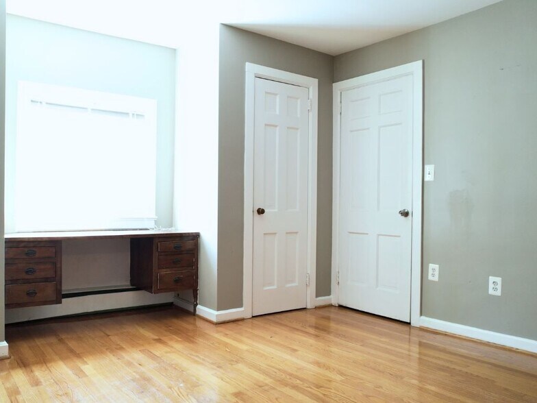 More Photos Of 9327 Main St, Manassas Office For Lease