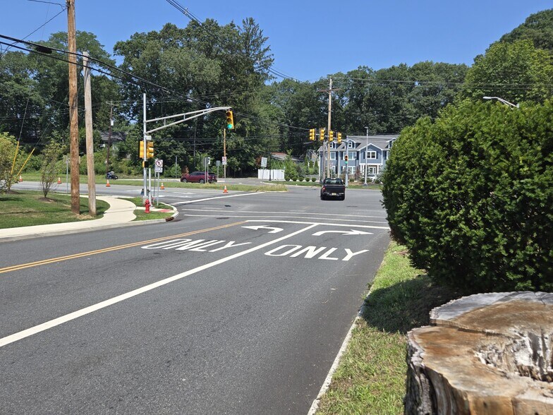 More Photos Of 360 Us-46, Mountain Lakes Freestanding For Sale