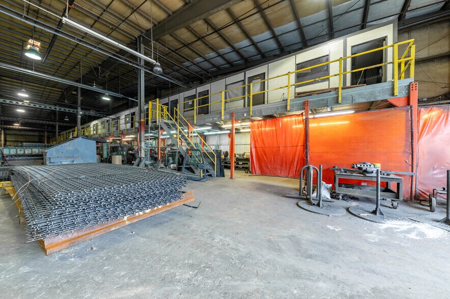 More Photos Of 714 Braddock View Dr, Mount Braddock Warehouse For Lease