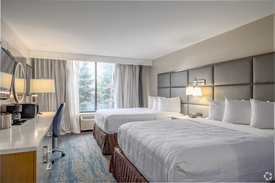 More Photos Of 5300 Rockside Rd, Independence Hotel For Sale