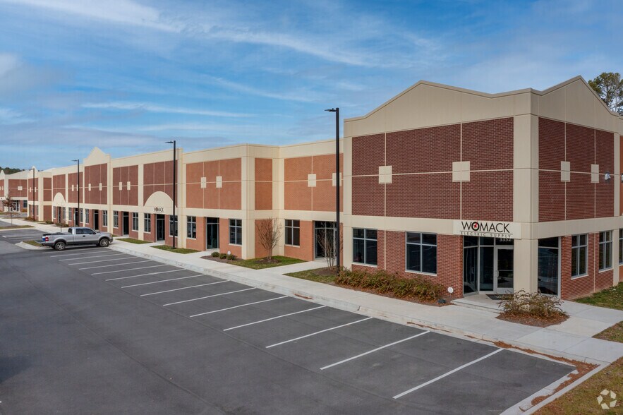 More Photos Of 3400 Apex Peakway, Apex Unknown For Lease