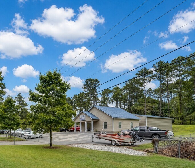 More Photos Of 7117 Brown Bridge Rd, Covington General Retail For Sale