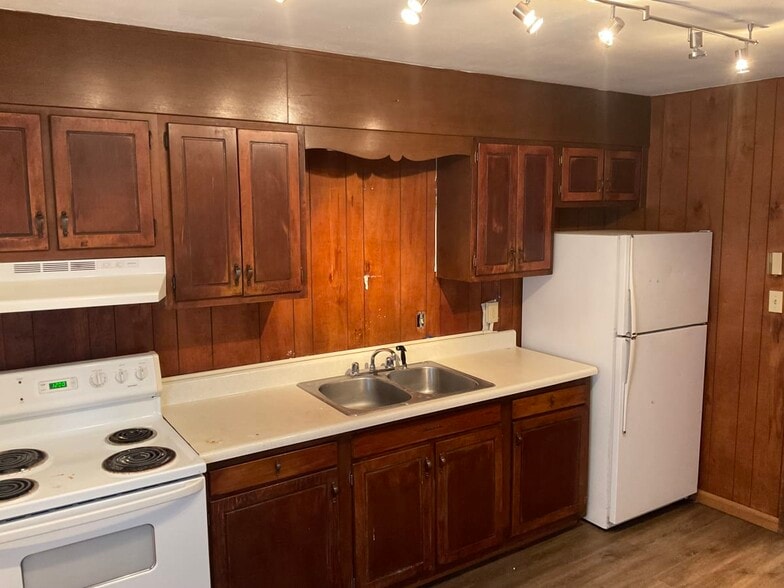 More Photos Of 71 Maple St, Clyde Apartments For Sale