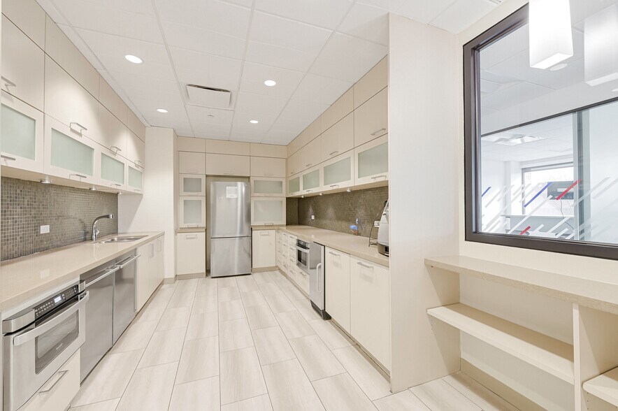 More Photos Of 1266 E Main St, Stamford Office For Lease