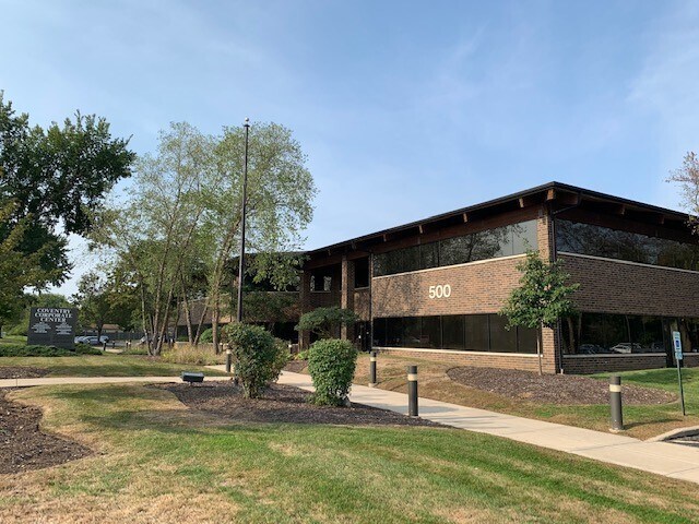 More Photos Of 500 Coventry Ln, Crystal Lake Office For Lease
