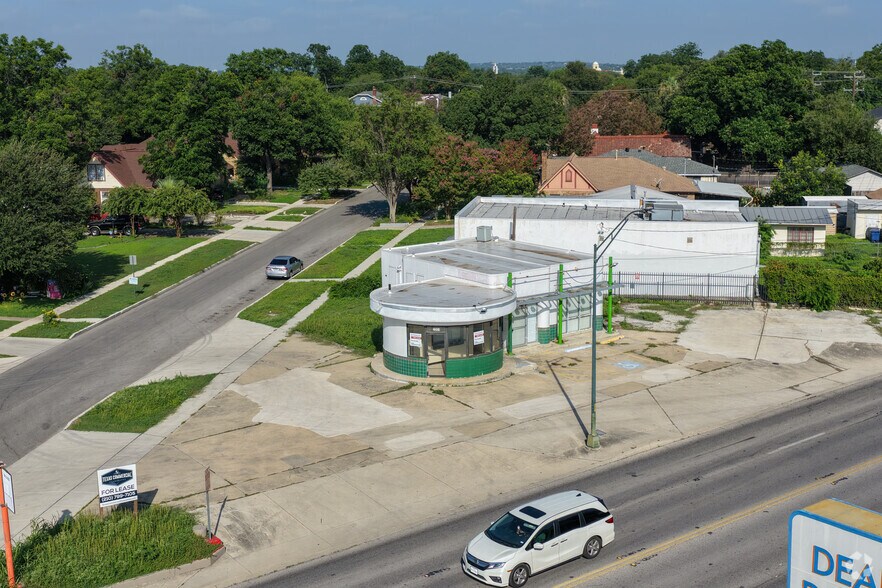 Primary Photo Of 2001 Fredericksburg Rd, San Antonio Storefront Retail Office For Lease