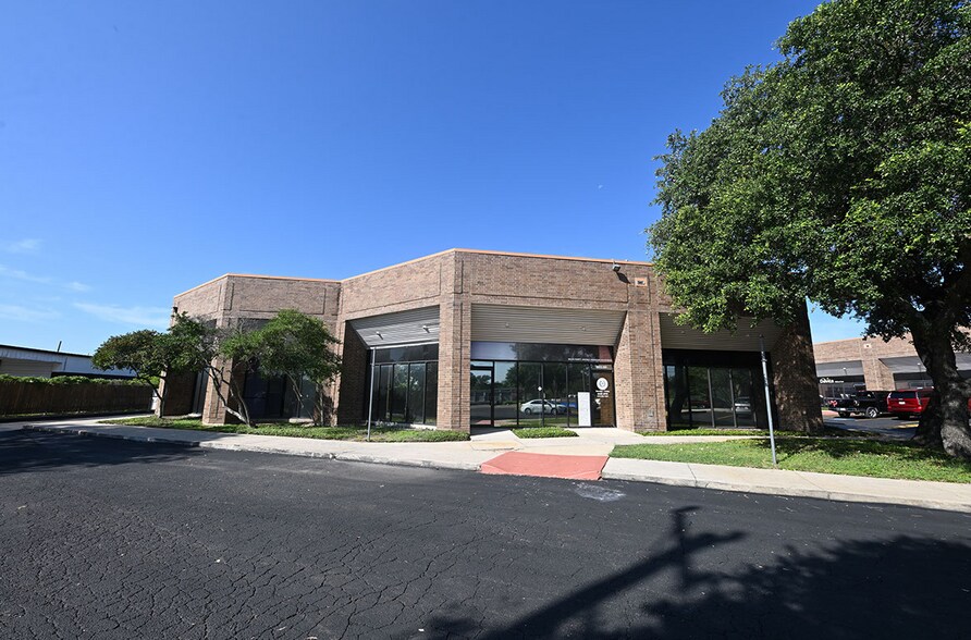 Primary Photo Of 1313 SE Military Dr, San Antonio Office For Lease