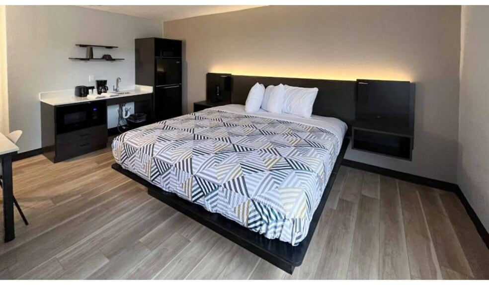 More Photos Of 3400 South St, Nacogdoches Hotel For Sale