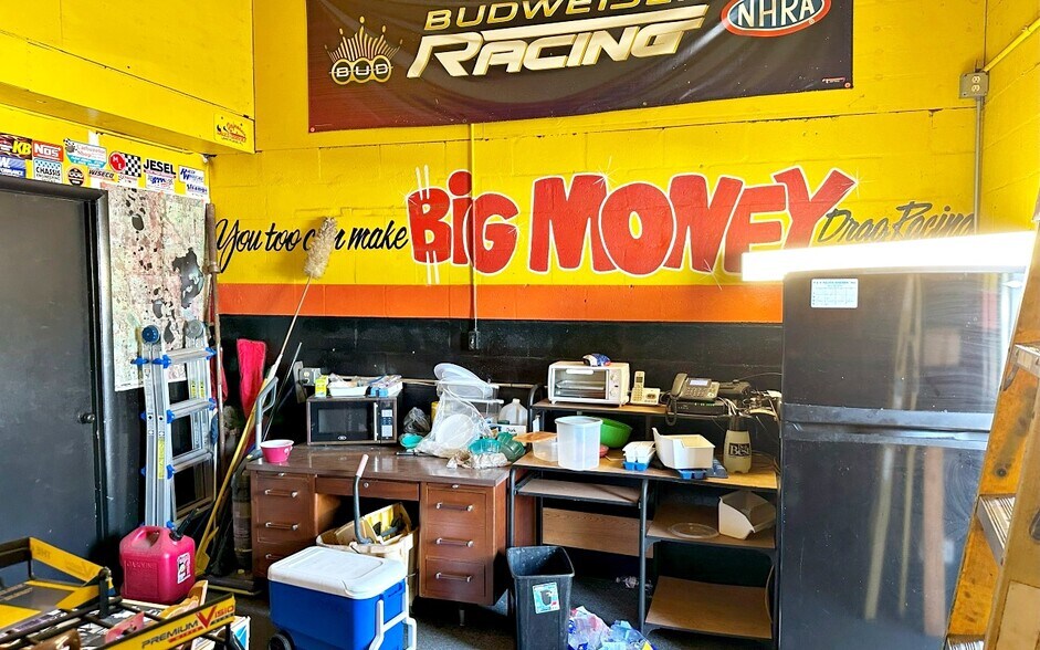 More Photos Of 1 Triangle Park, Lake Placid Auto Repair For Sale