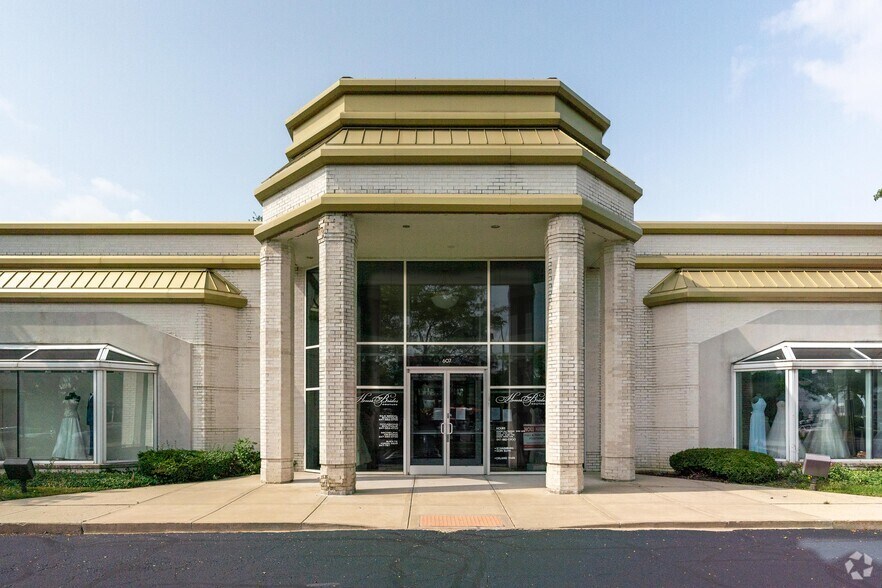 More Photos Of 607 E Golf Rd, Schaumburg Freestanding For Sale