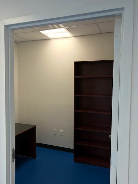 More Photos Of 7428 Westmore Rd, Rockville Service For Lease