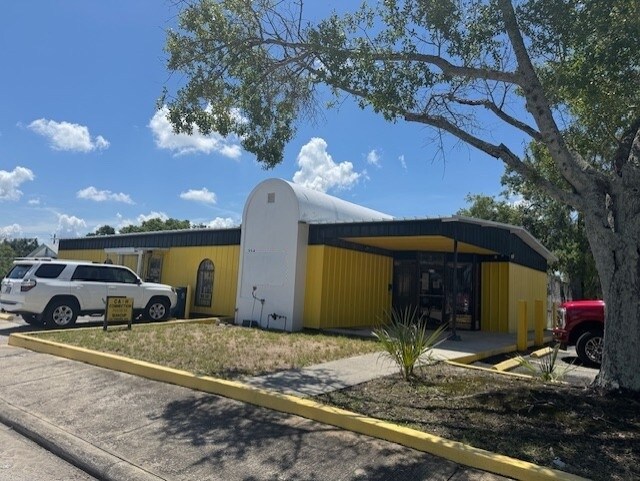 Primary Photo Of 214 Domaris Ave, Lake Wales General Retail For Lease