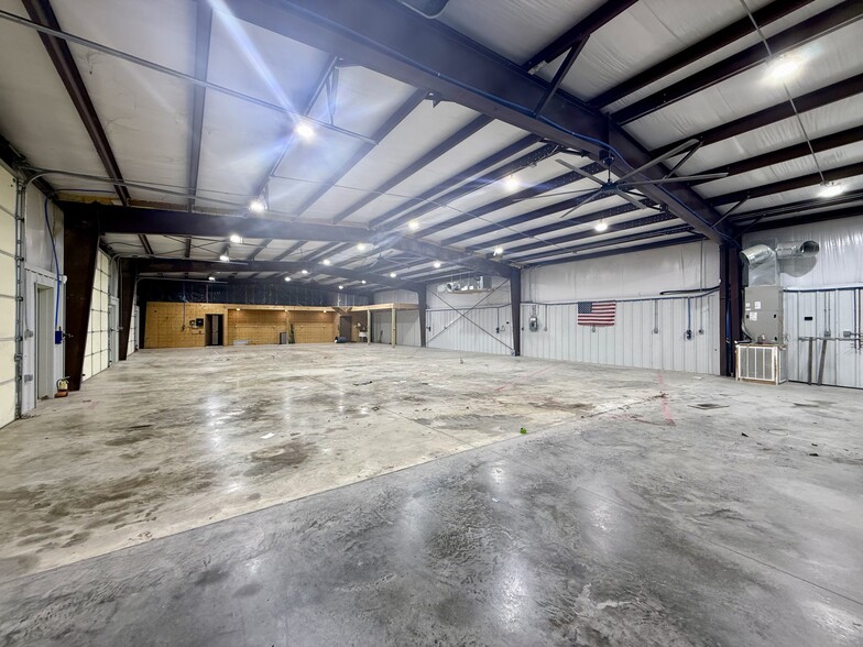 More Photos Of 60 County Road 9501 N, Brookland Warehouse For Lease