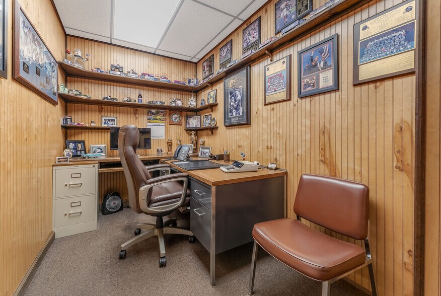 More Photos Of 5 Larison Ln, Ringoes Storefront Retail Office For Sale