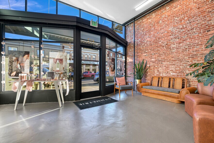 More Photos Of 412 Front St, Lynden Storefront Retail Residential For Sale