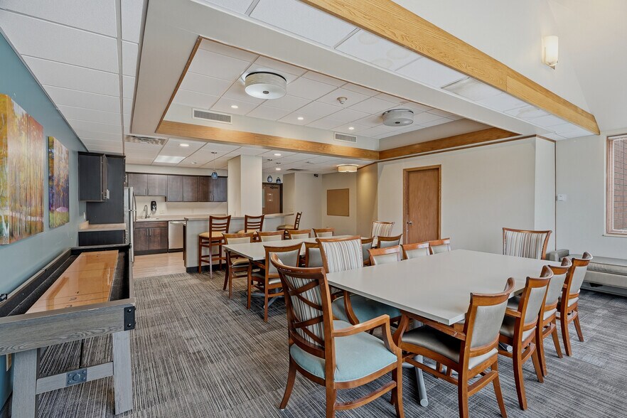 More Photos Of 985 Ivy Ave E, Saint Paul Apartments For Sale