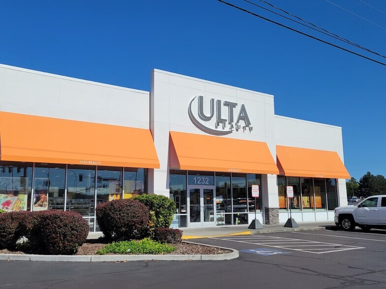 More Photos Of 1218-1220 N Columbia Center Blvd, Kennewick General Retail For Lease