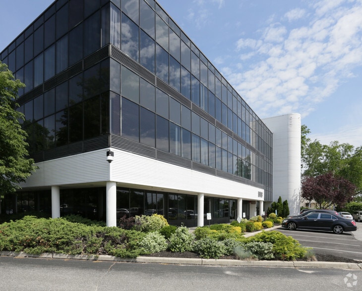 Primary Photo Of 999 Walt Whitman Rd, Melville Office For Lease