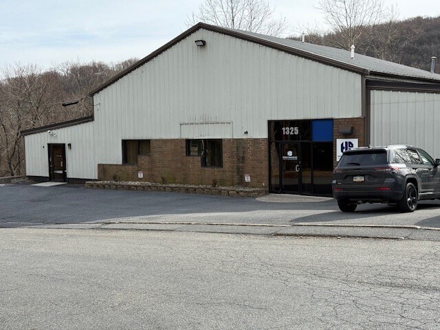 More Photos Of 1325 Clay St, Bethlehem Light Manufacturing For Sale