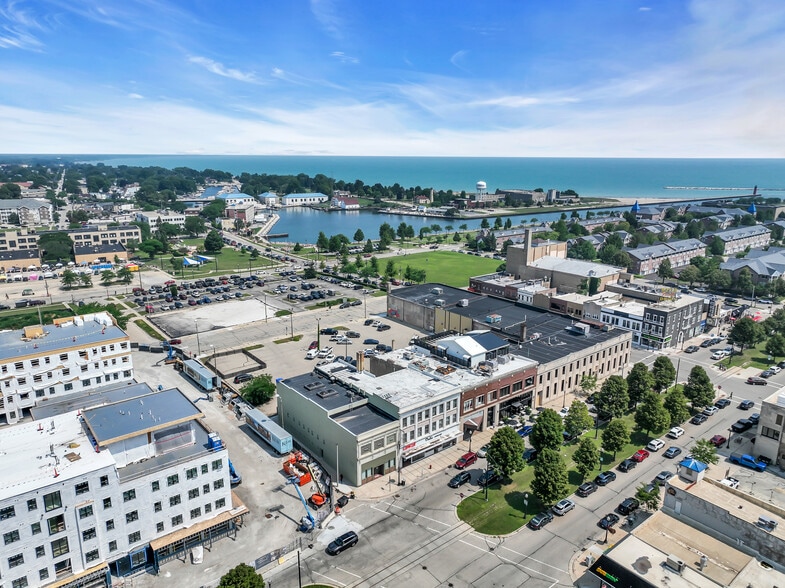 More Photos Of 5522 6th Ave, Kenosha Restaurant For Sale