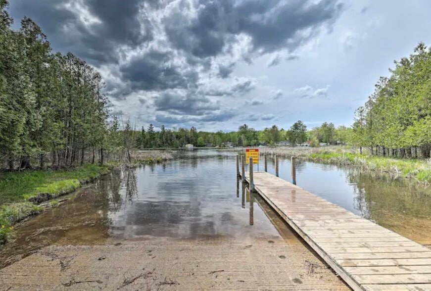 More Photos Of 6926 Aarwood Trail NW, Rapid City Hotel For Sale