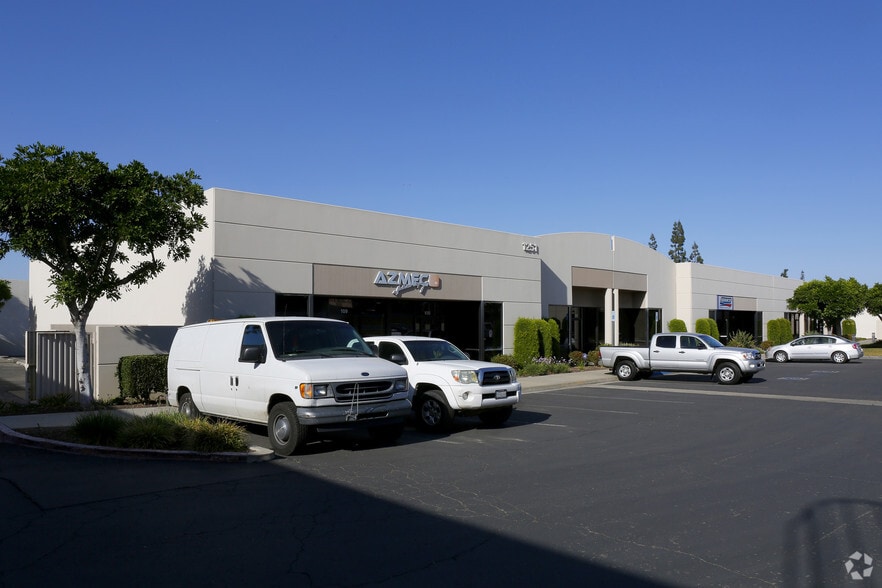 More Photos Of 1251 Pomona Rd, Corona Unknown For Lease