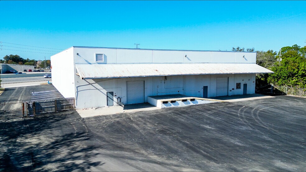 More Photos Of 13755 U.S. Highway 19 N, Clearwater Warehouse For Lease