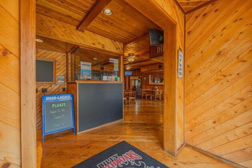 More Photos Of 3030 Oregon Ave, Bandon Restaurant For Sale